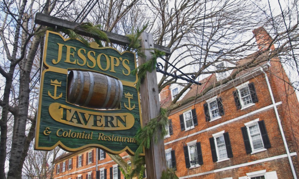 The Top 25 Oldest Bars and Taverns in America